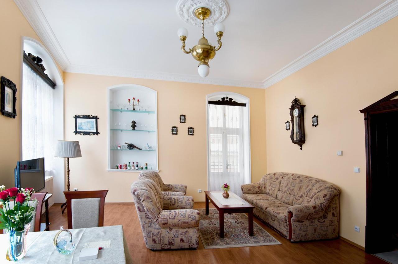 Pension Napoleon Karlsbad Buitenkant foto