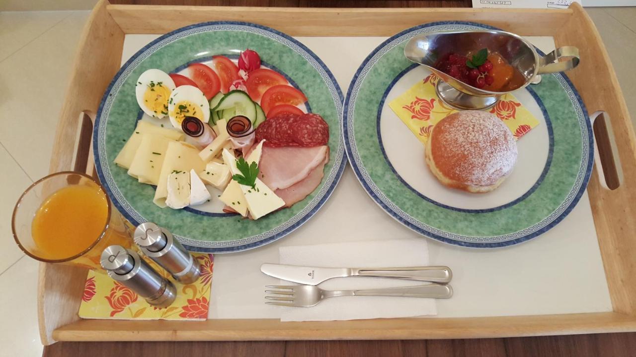 Pension Napoleon Karlsbad Buitenkant foto