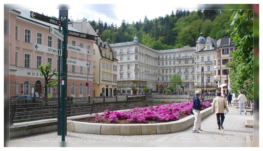 Pension Napoleon Karlsbad Buitenkant foto