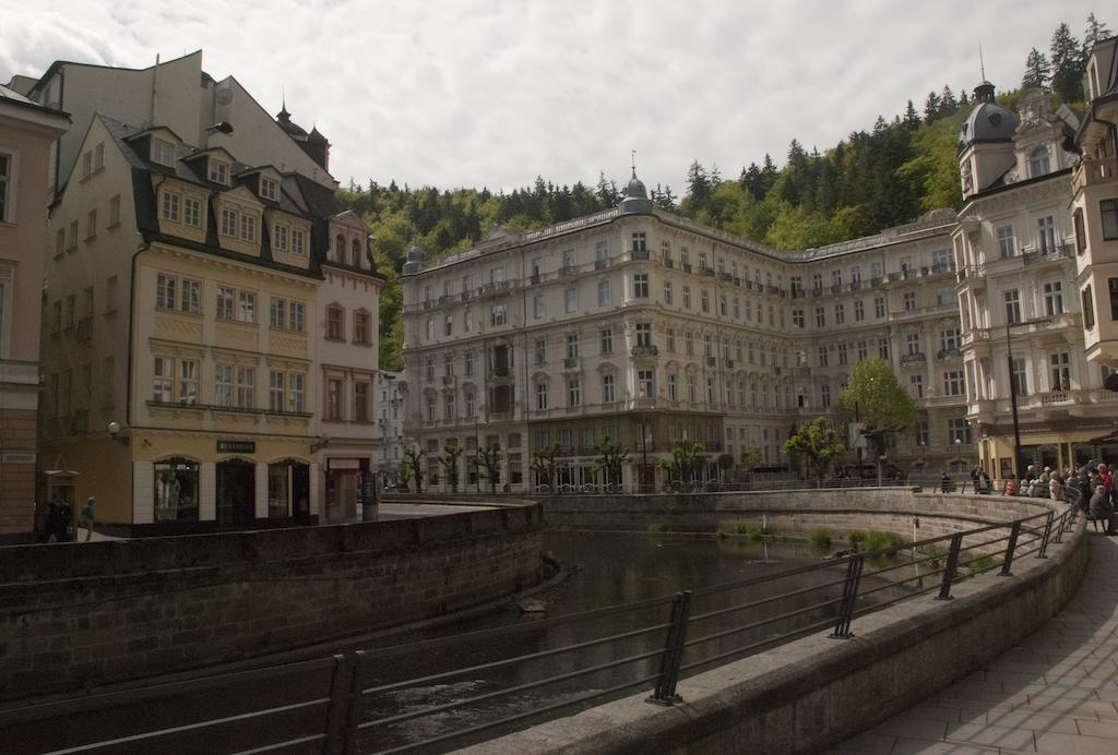 Pension Napoleon Karlsbad Buitenkant foto